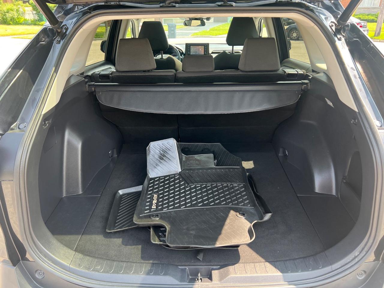 2021 Toyota RAV4 XLE AWD - Photo #6