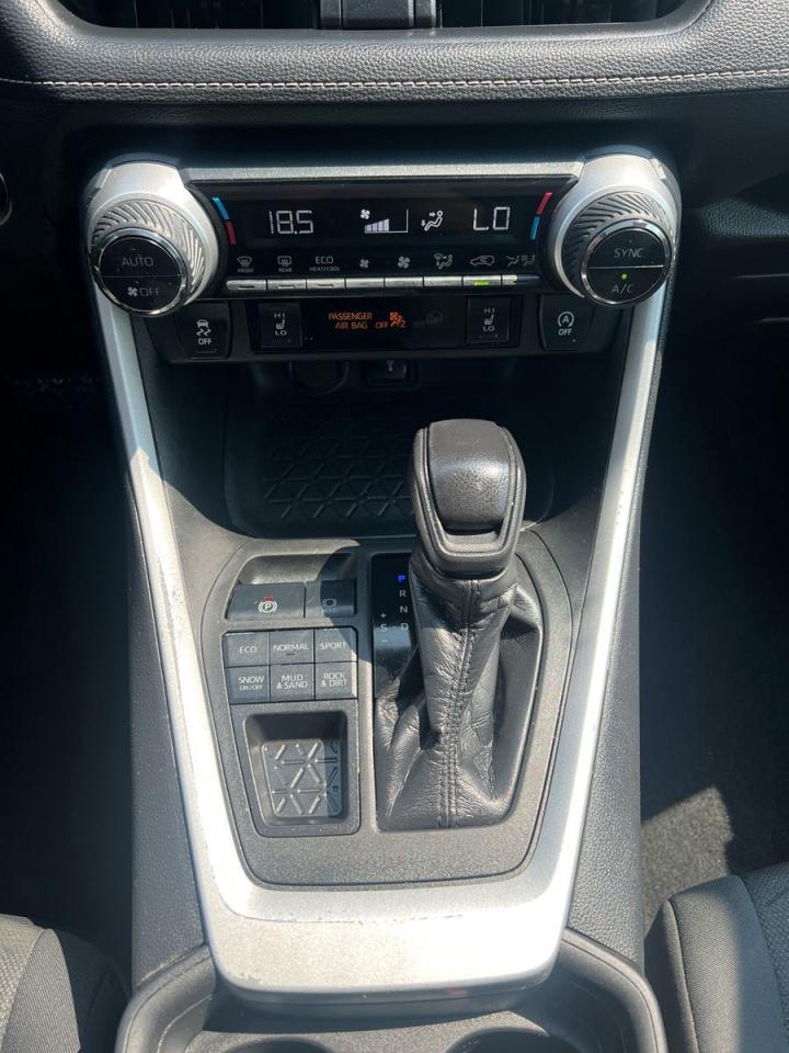 2021 Toyota RAV4 XLE AWD - Photo #18