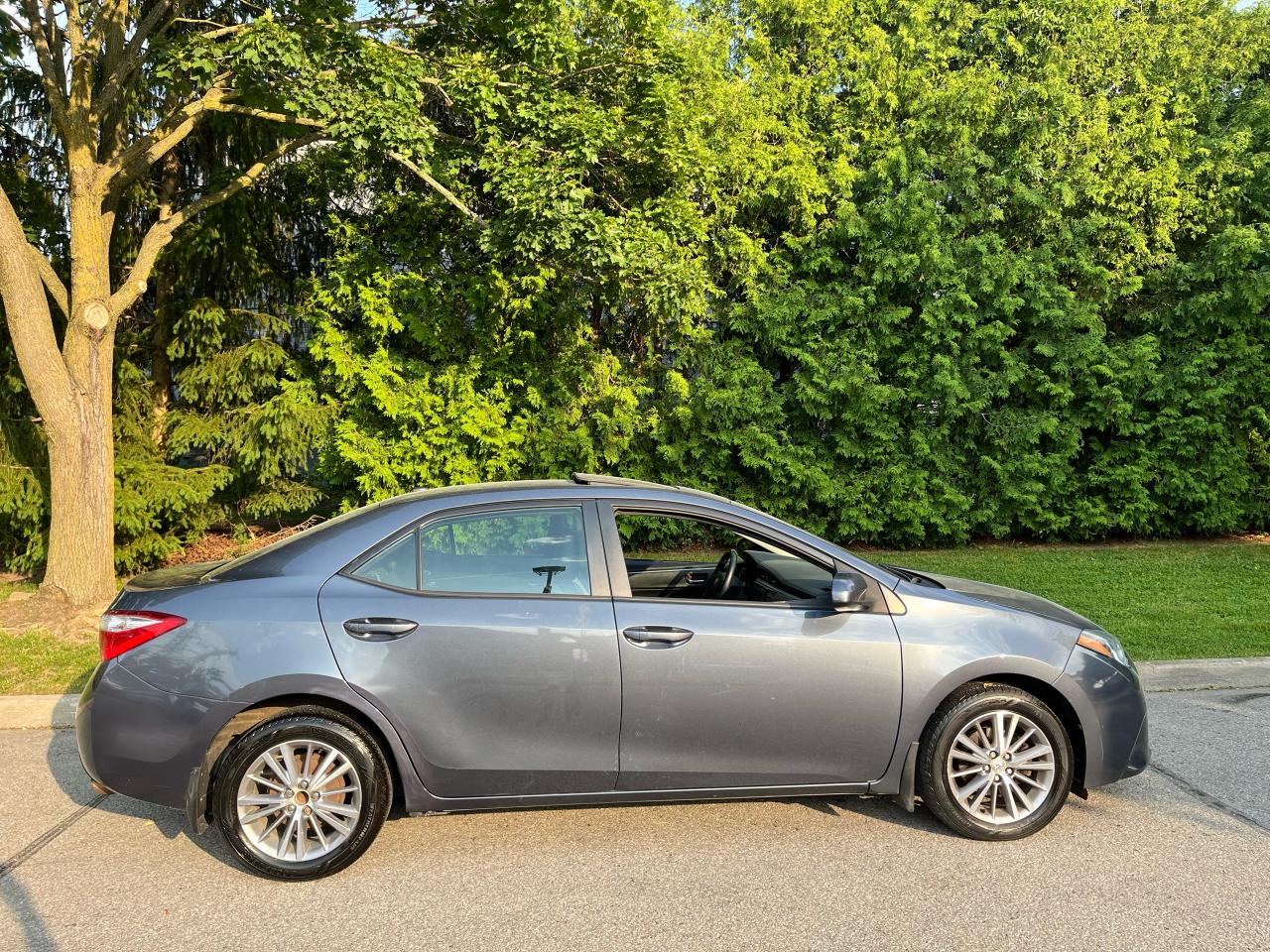 2014 Toyota Corolla LE-1 LOCAL FEMALE OWNER! LEATHER/S.ROOF! NO CLAIMS - Photo #8