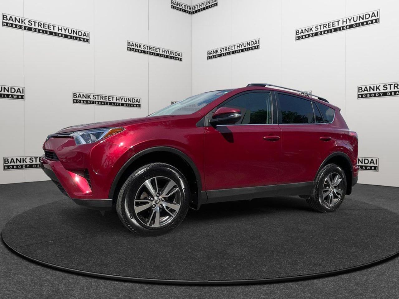 Used 2018 Toyota RAV4 FWD LE for sale in Ottawa, ON