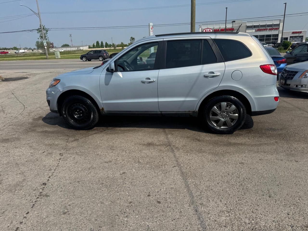 2010 Hyundai Santa Fe GL, AUTO, ONLY 166KMS, RUNS WELL, AS IS SPECIAL - Photo #2