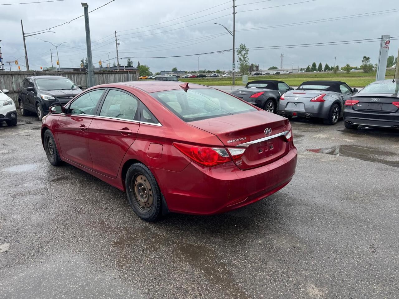 2011 Hyundai Sonata GL, AUTO, NEW ENGINE, 2 SETS OF WHEELS, CERTIFIED - Photo #3