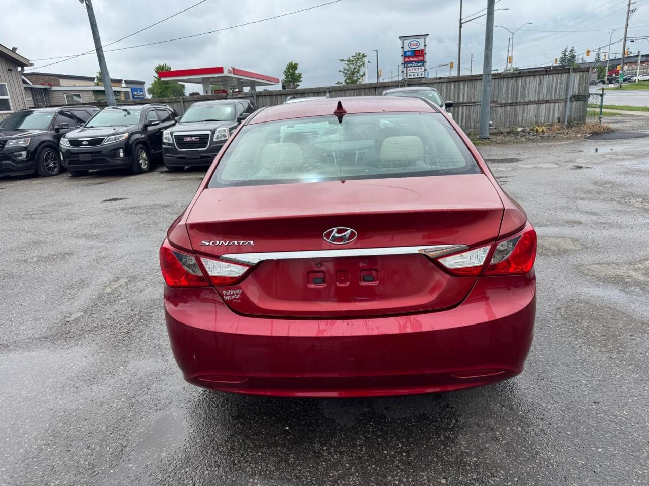 2011 Hyundai Sonata GL, AUTO, NEW ENGINE, 2 SETS OF WHEELS, CERTIFIED - Photo #4
