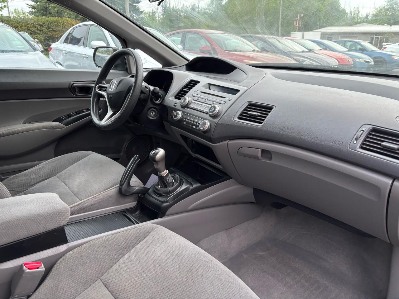 2009 Honda Civic 4dr Man DX-G - Photo #13