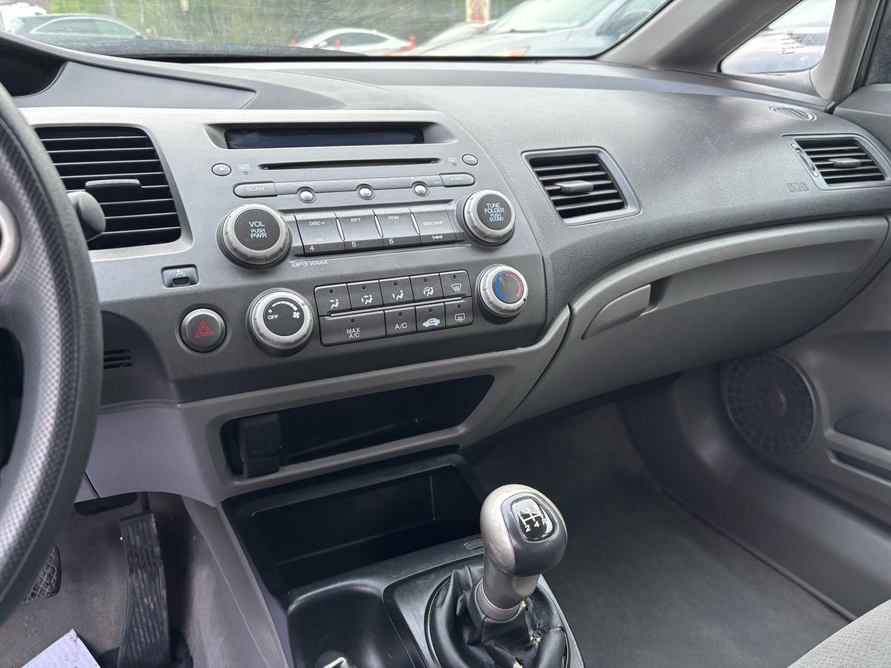 2009 Honda Civic 4dr Man DX-G - Photo #10