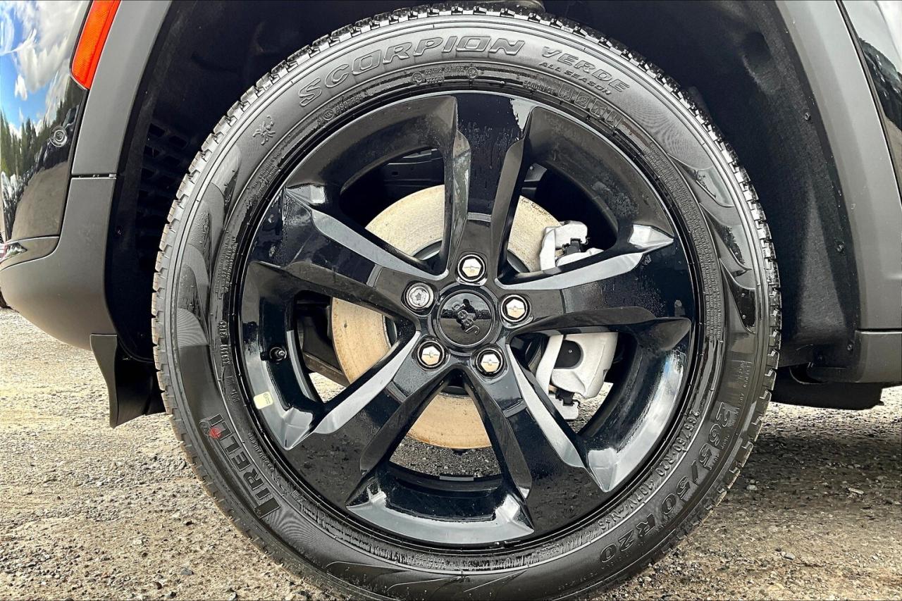 2025 Jeep Grand Cherokee L LIMITED 4X4 | LuxTech2 | PanoRoof | Black Pkg Photo