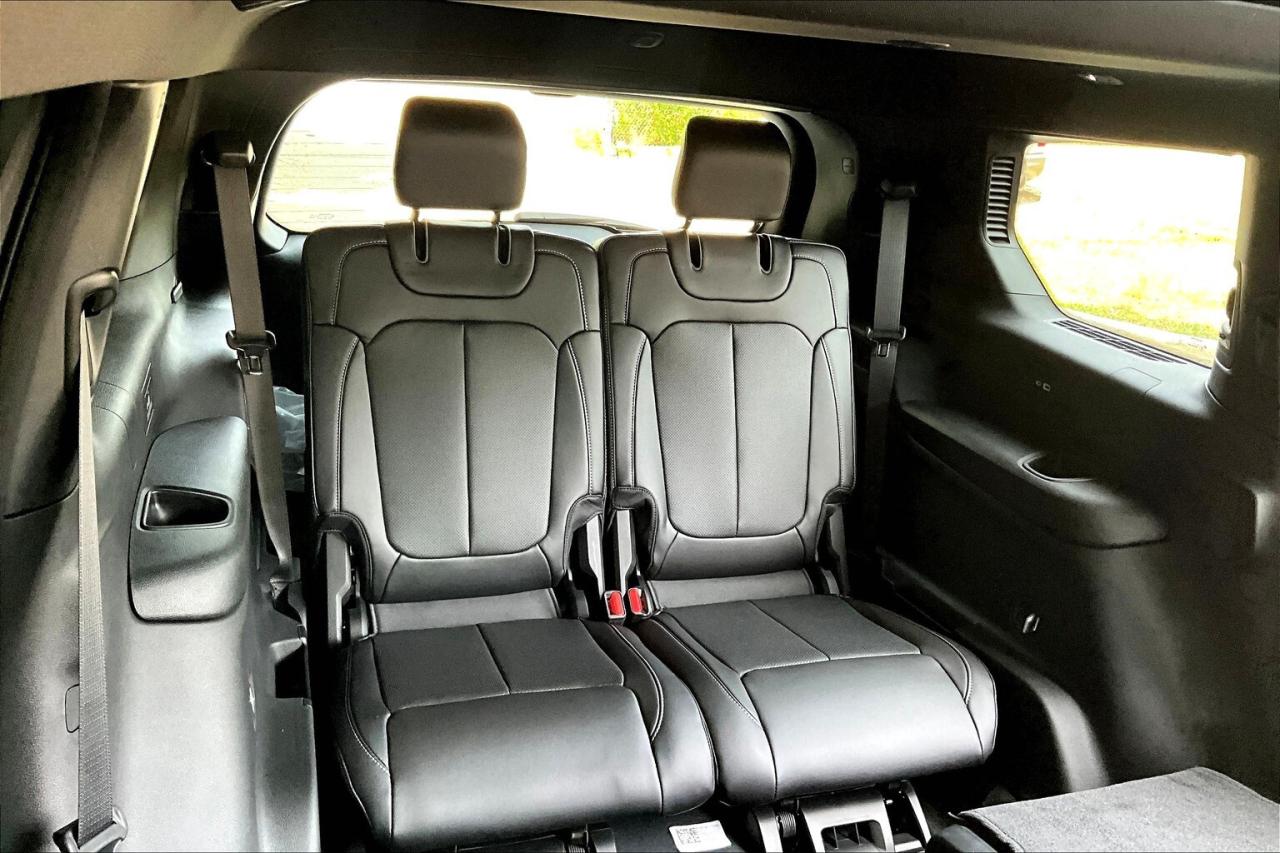 2025 Jeep Grand Cherokee L LIMITED 4X4 | LuxTech2 | PanoRoof | Black Pkg Photo