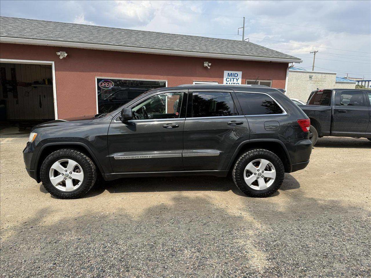 Used 2011 Jeep Grand Cherokee LAREDO 4WD for sale in Saskatoon, SK