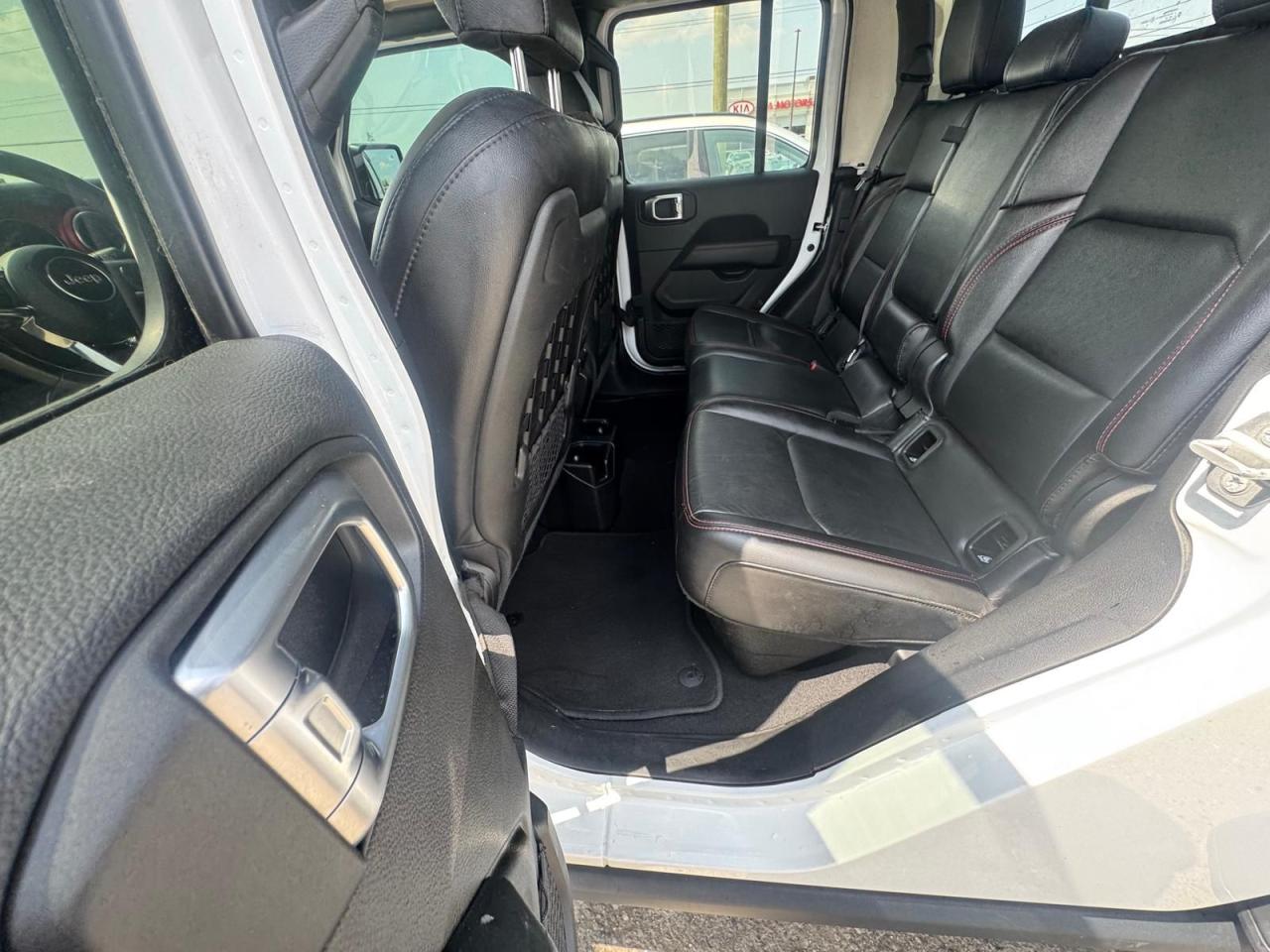 2020 Jeep Gladiator RUBICON, LEATHER, HARD TOP, LOADED, ONLY 68KMS - Photo #11