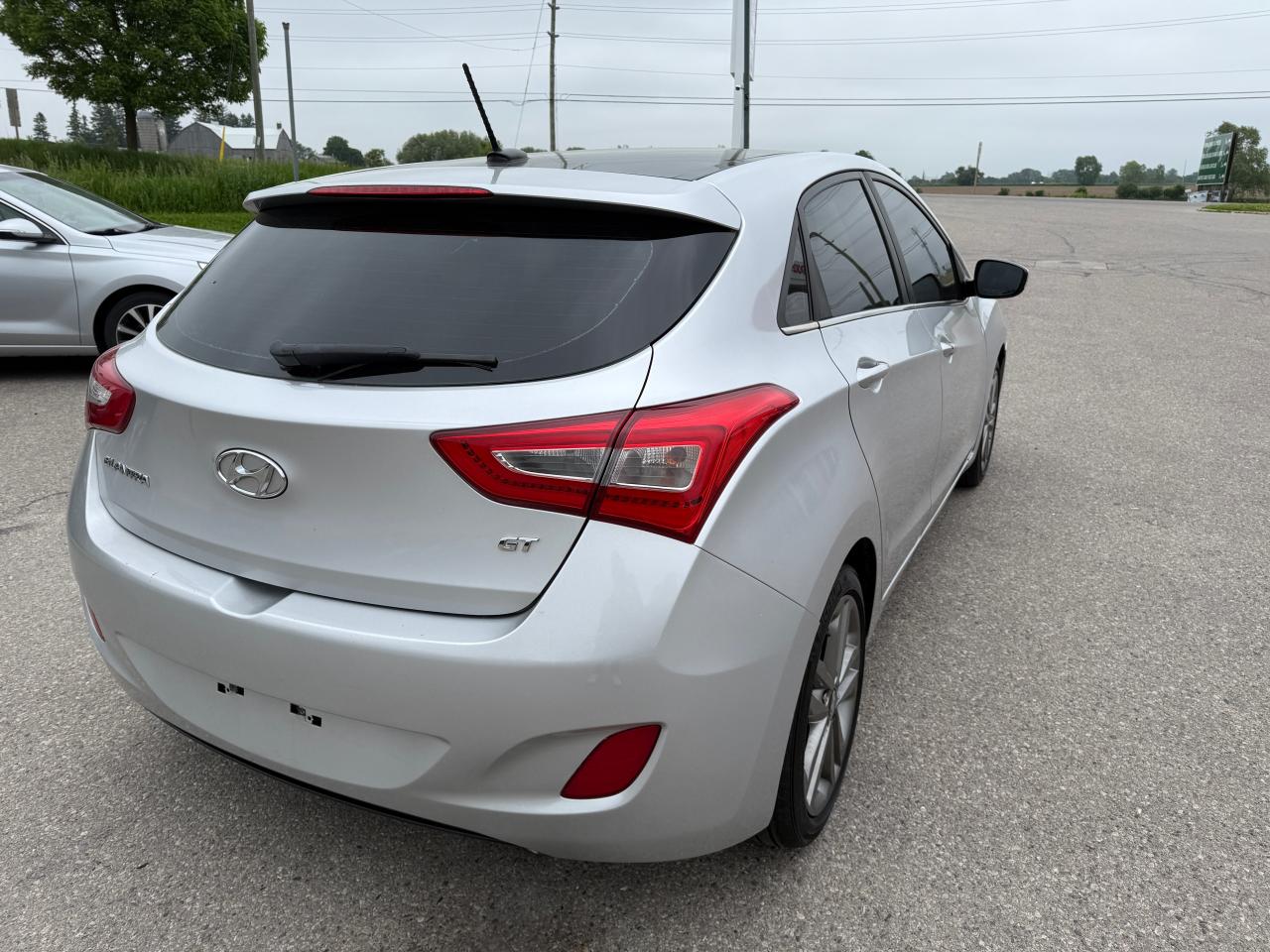 2016 Hyundai Elantra GT Limited panoramic roof heated seats navigation - Photo #5