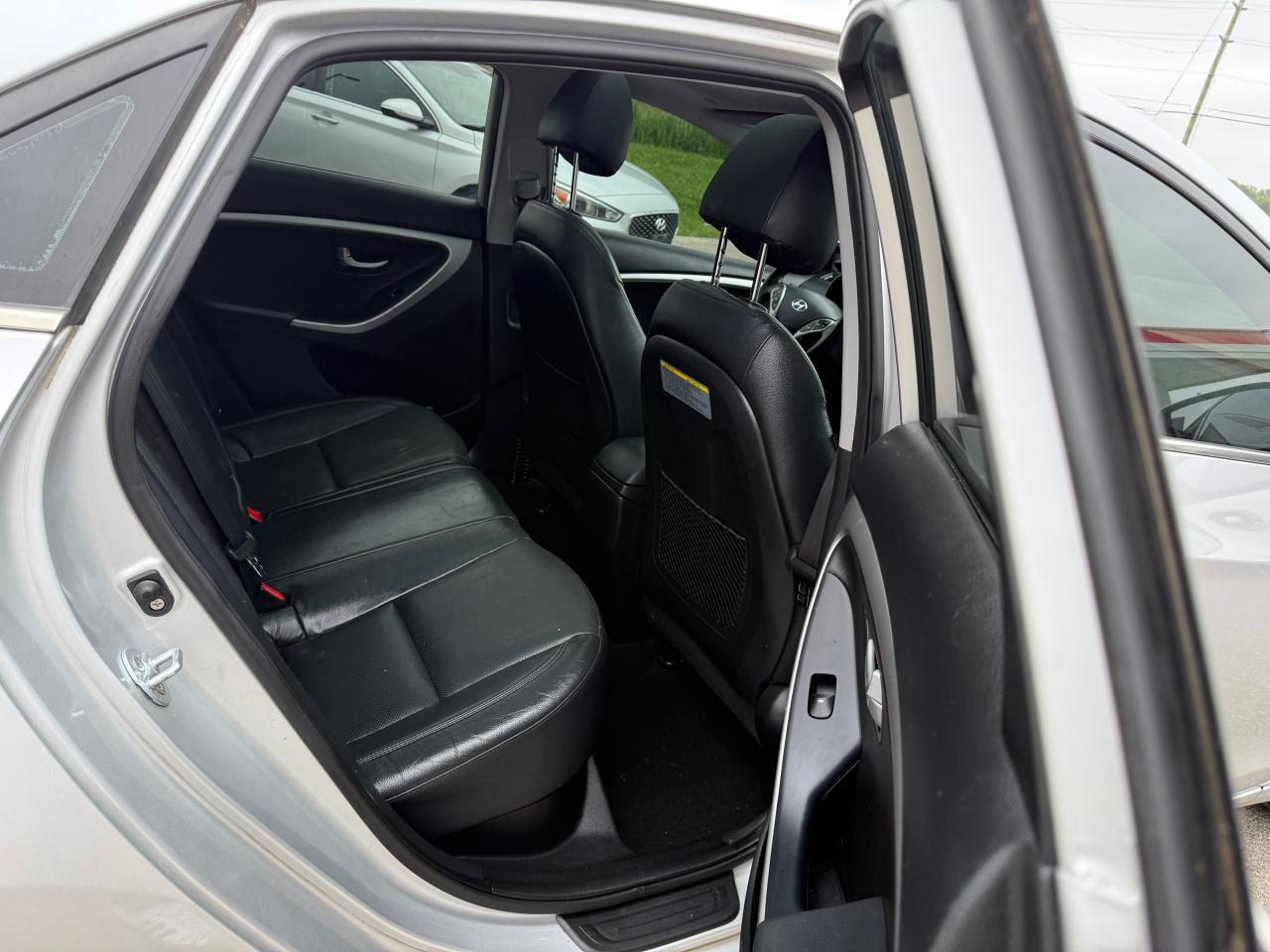 2016 Hyundai Elantra GT Limited panoramic roof heated seats navigation - Photo #4