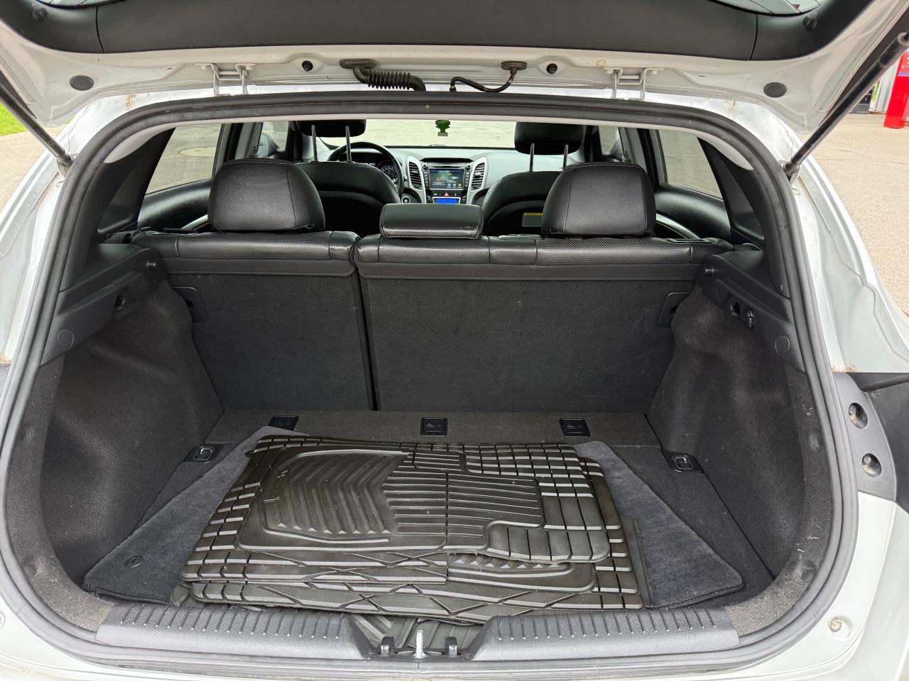 2016 Hyundai Elantra GT Limited panoramic roof heated seats navigation - Photo #6