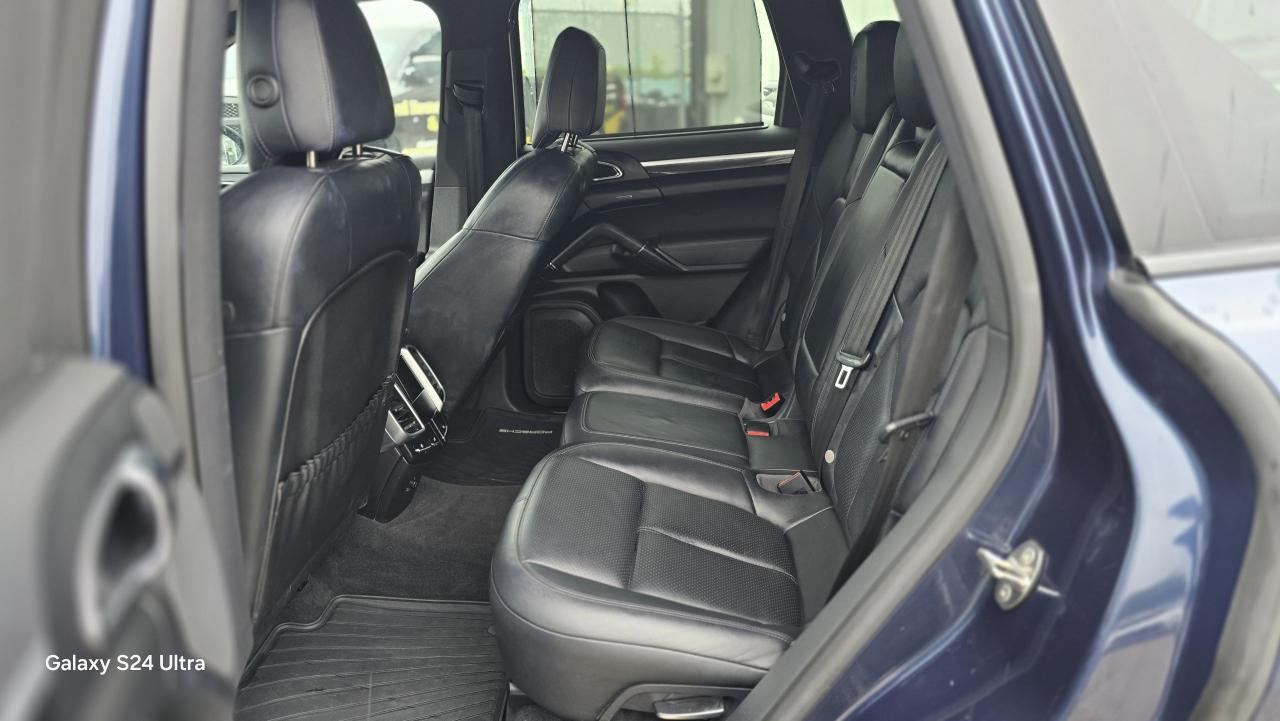 2014 Porsche Cayenne S - Photo #17