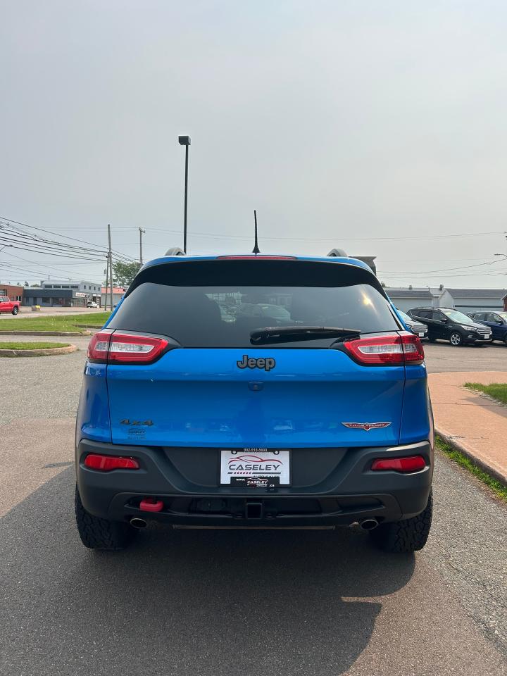 2018 Jeep Cherokee Trailhawk - Photo #5