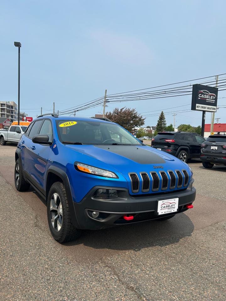 2018 Jeep Cherokee Trailhawk - Photo #3