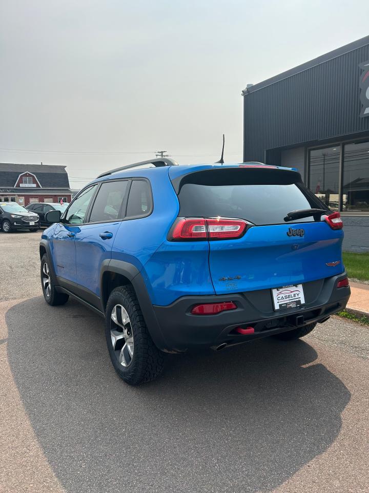 2018 Jeep Cherokee Trailhawk - Photo #6