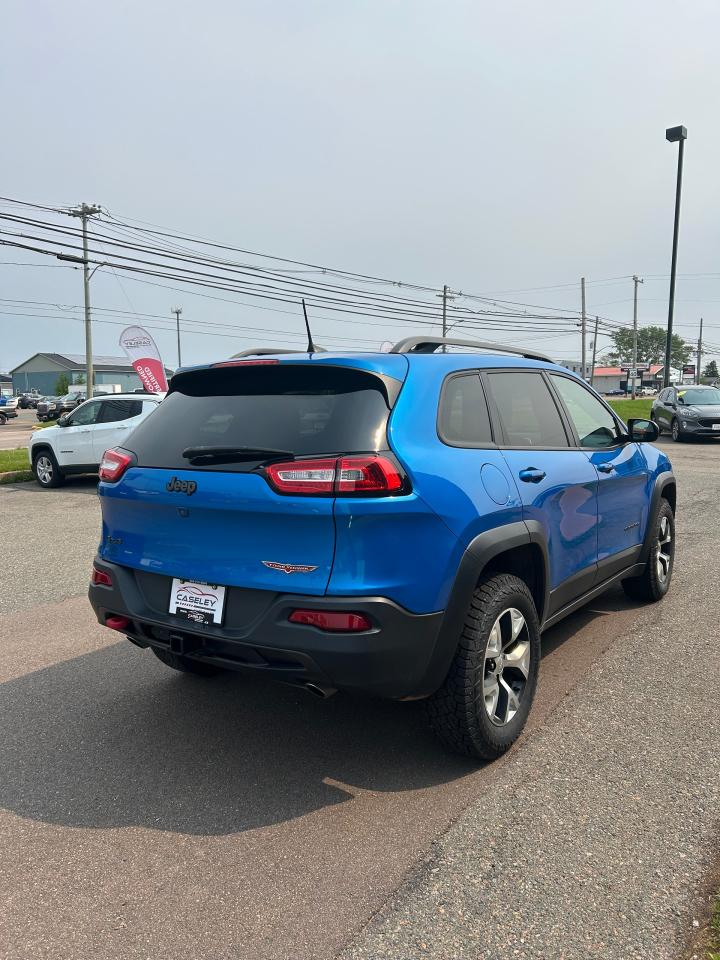 2018 Jeep Cherokee Trailhawk - Photo #4