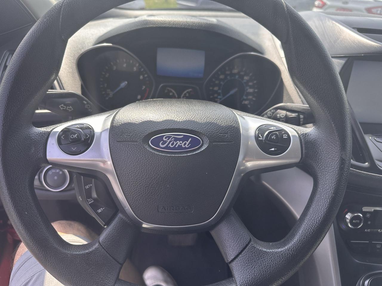 2015 Ford Escape SE - Photo #8