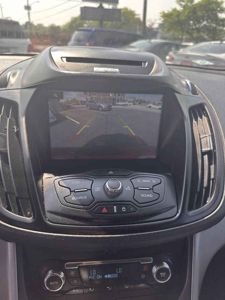 2015 Ford Escape SE - Photo #11