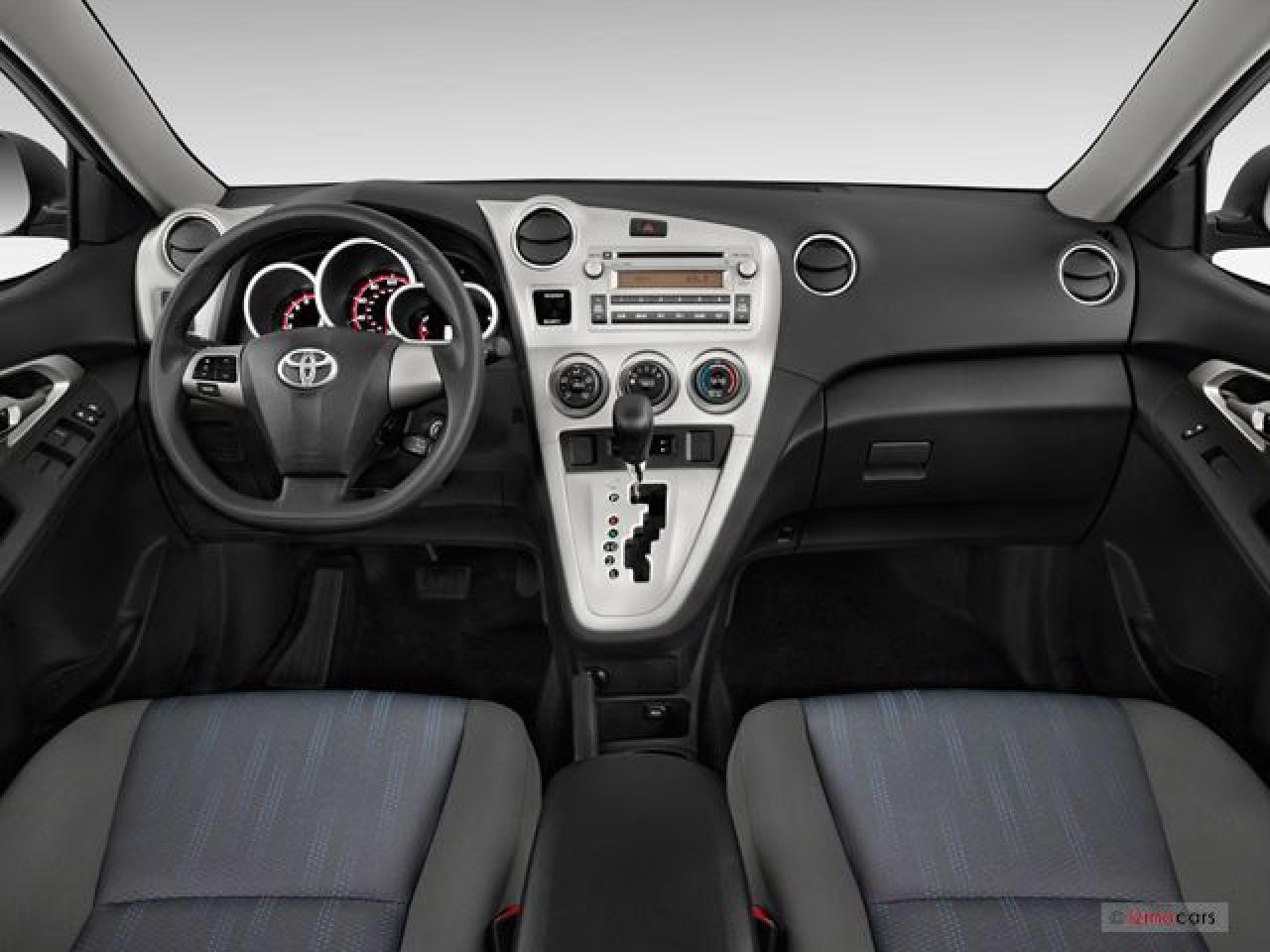 2011 Toyota Matrix NO ACCIDENT / LOW KM / REMOTE START / FUEL SAVER/ - Photo #2