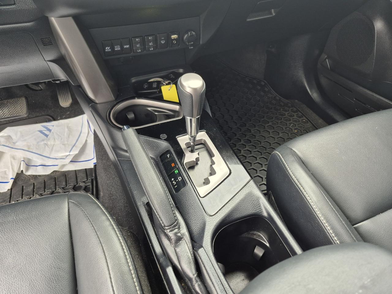 2016 Toyota RAV4 Limited One Owner/No Accidents Photo16