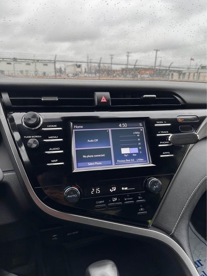 2019 Toyota Camry SE - Photo #12