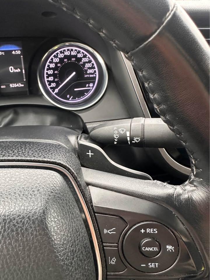 2019 Toyota Camry SE - Photo #10