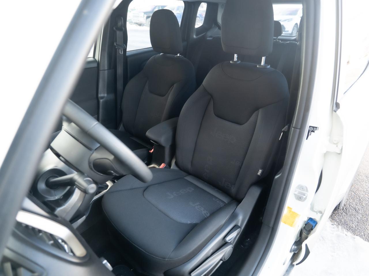 2017 Jeep Renegade Sport - Photo #18