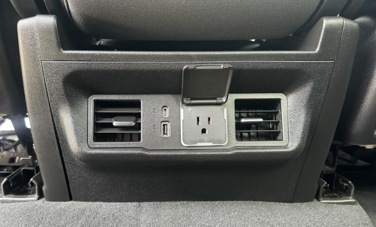 2023 Chevrolet Silverado 1500 4WD Crew Cab 147" LT Photo