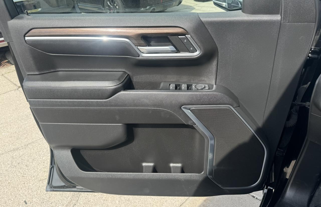 2023 Chevrolet Silverado 1500 4WD Crew Cab 147" LT Photo