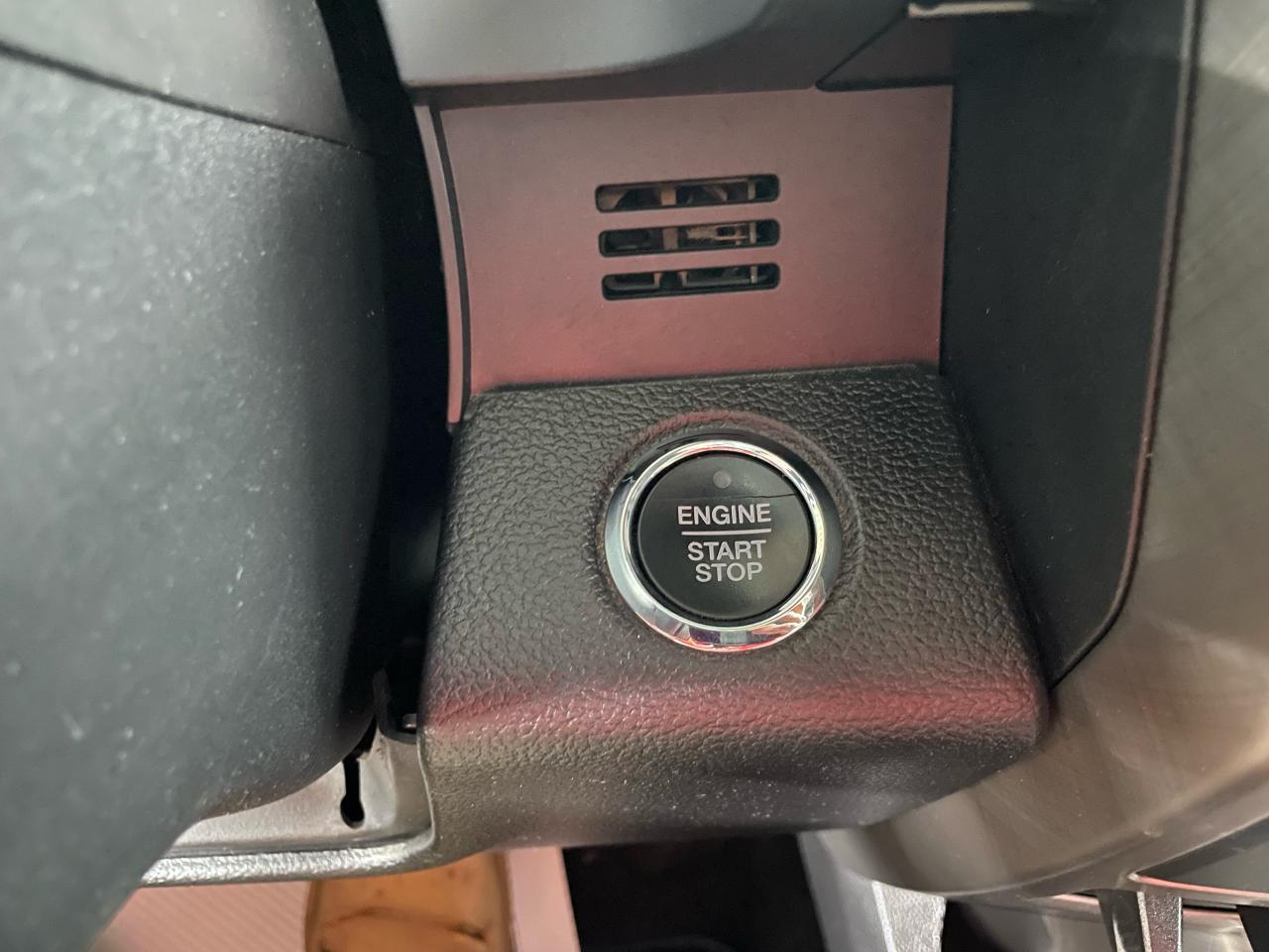 2018 Ford F-150 Limited 4WD SuperCrew 5.5' Box Photo17