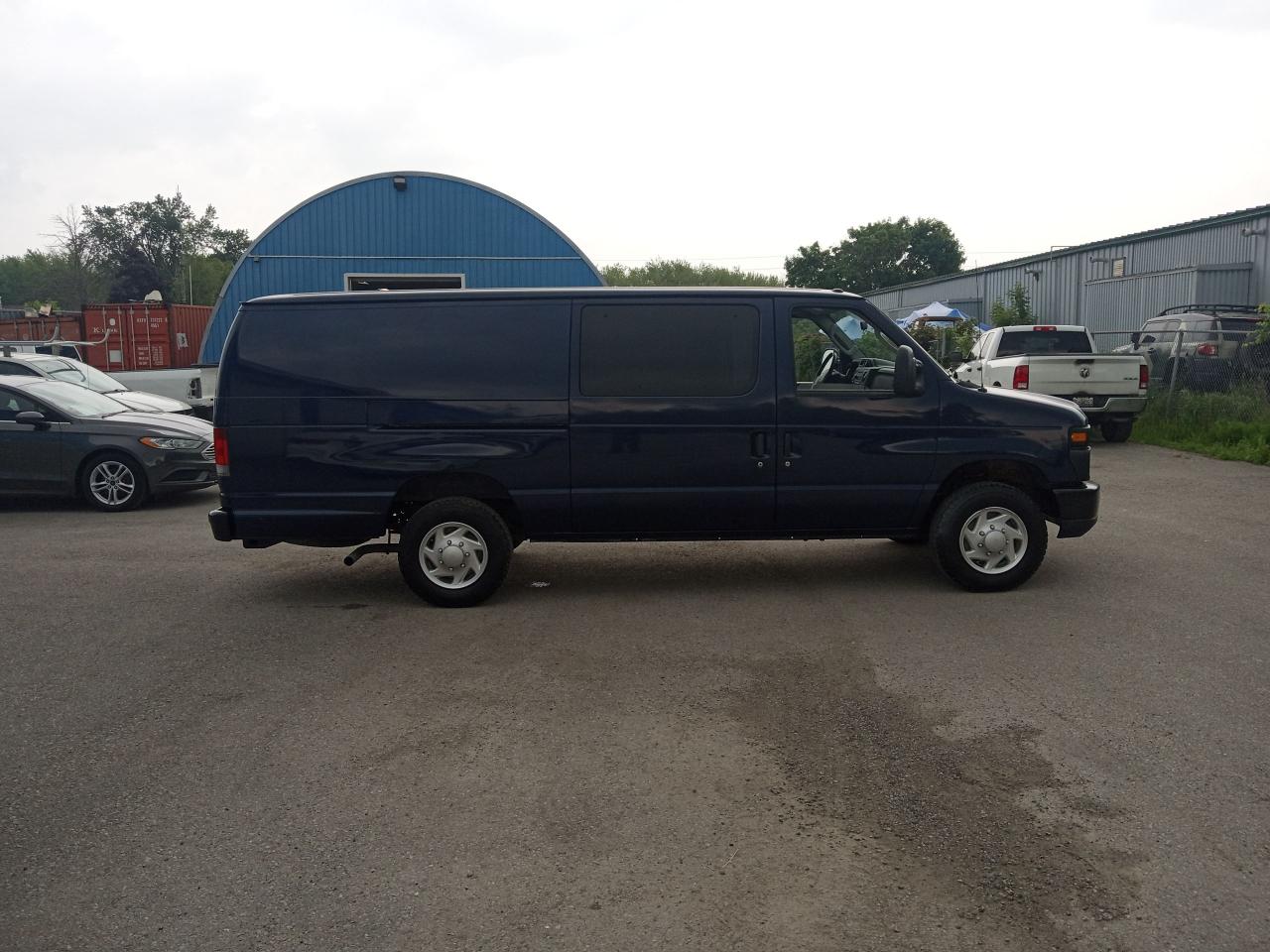 2012 Ford Econoline Commercial - Photo #4