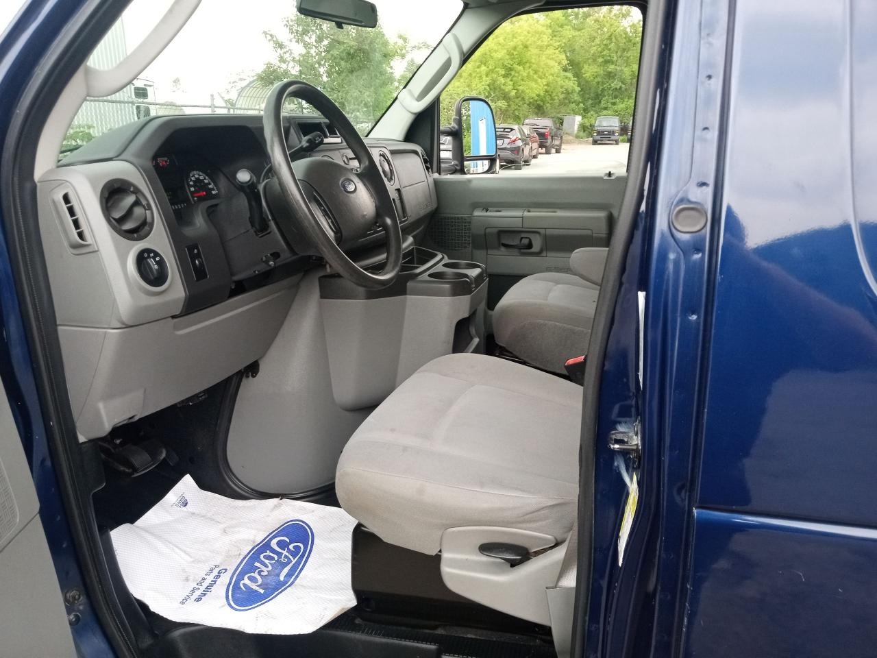 2012 Ford Econoline Commercial - Photo #7