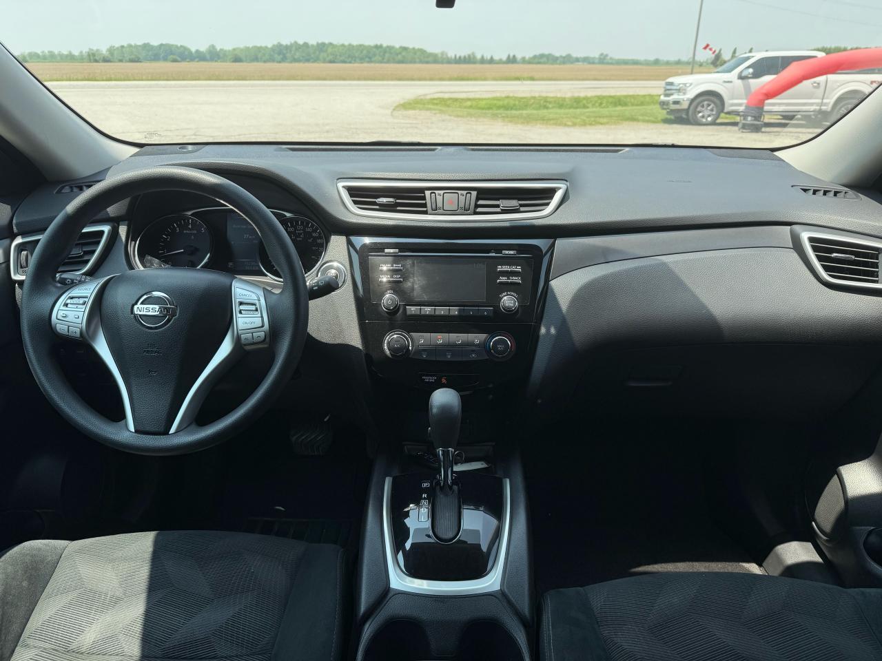 2015 Nissan Rogue SV | Backup Camera | Heated Seats | Sunroof - Photo #11