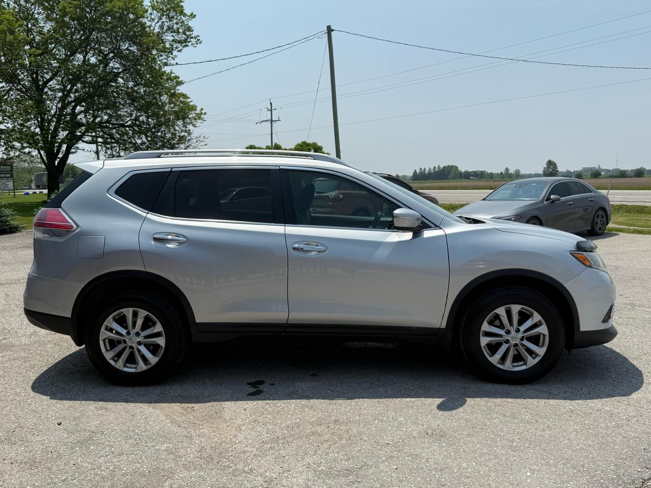 2015 Nissan Rogue SV | Backup Camera | Heated Seats | Sunroof - Photo #6