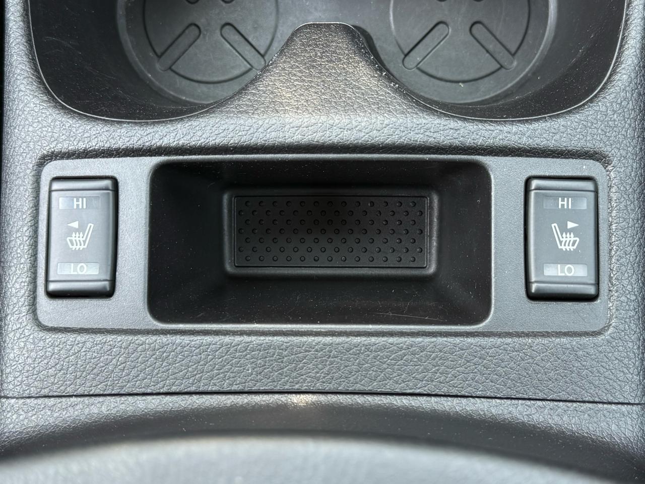 2015 Nissan Rogue SV | Backup Camera | Heated Seats | Sunroof - Photo #15