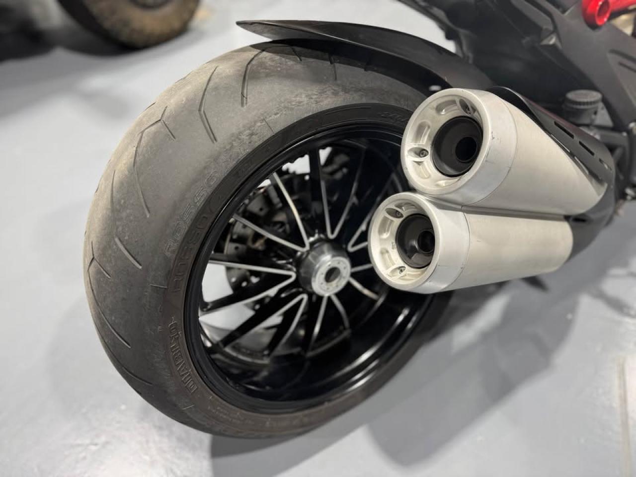 2011 Ducati Diavel  Carbon - Photo #13