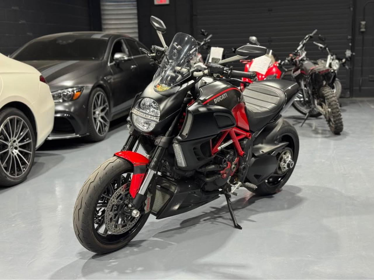Used 2011 Ducati Diavel  Carbon for sale in Mississauga, ON