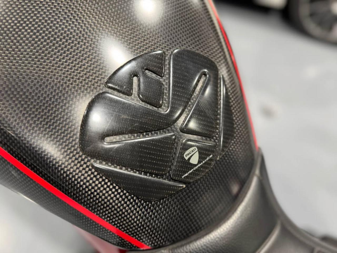 2011 Ducati Diavel  Carbon - Photo #8