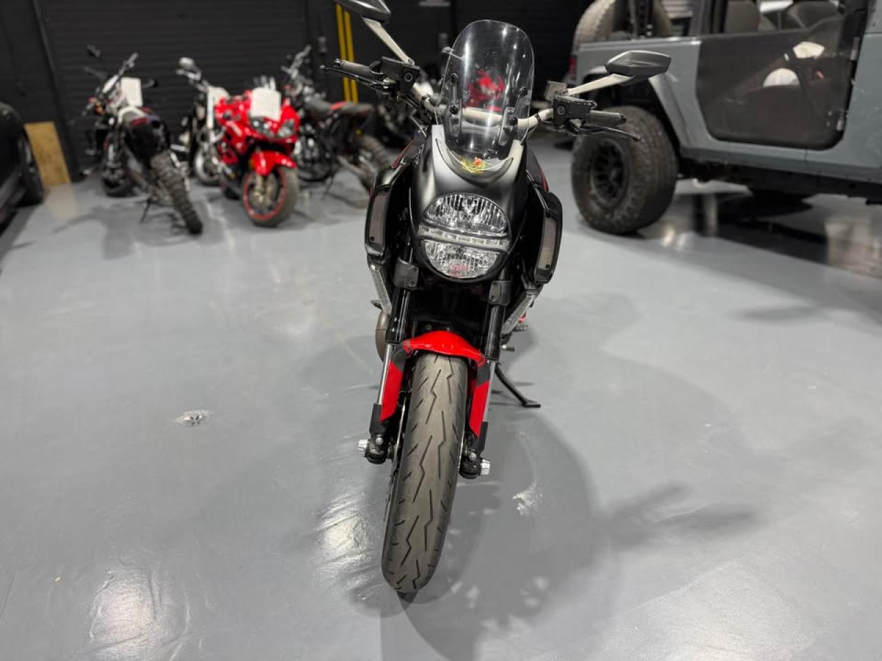2011 Ducati Diavel  Carbon - Photo #2