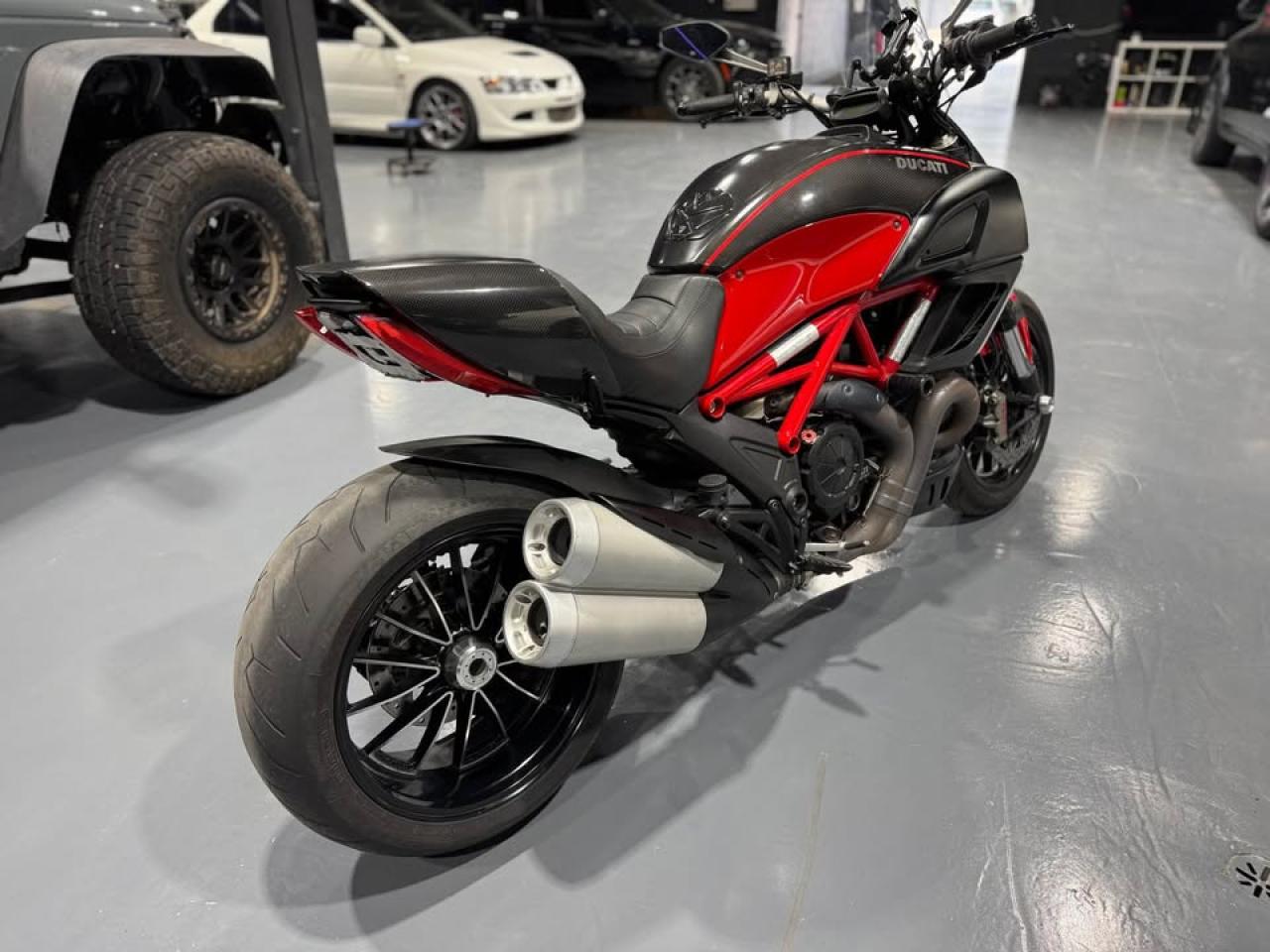 2011 Ducati Diavel  Carbon - Photo #3