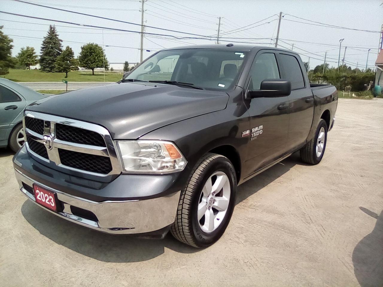 Used 2023 RAM 1500 Classic Tradesman Crew Cab SWB 4WD for sale in Leamington, ON