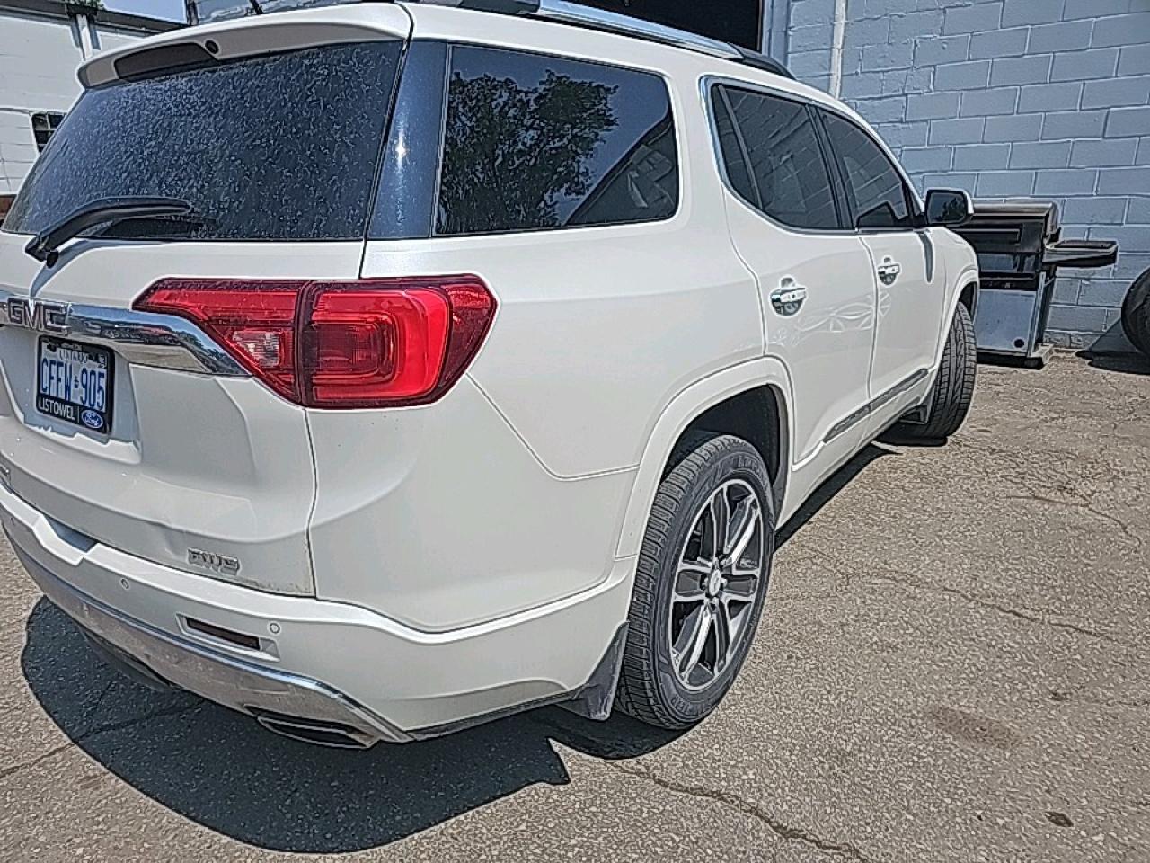 2017 GMC Acadia Denali New front and rear brake pads and rotors Photo3