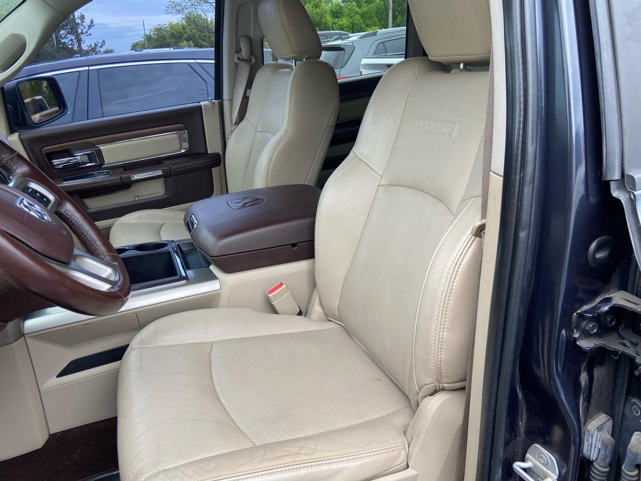 2013 RAM 1500 Laramie ** 4X4, NAV, HTD/COOL LEATH **