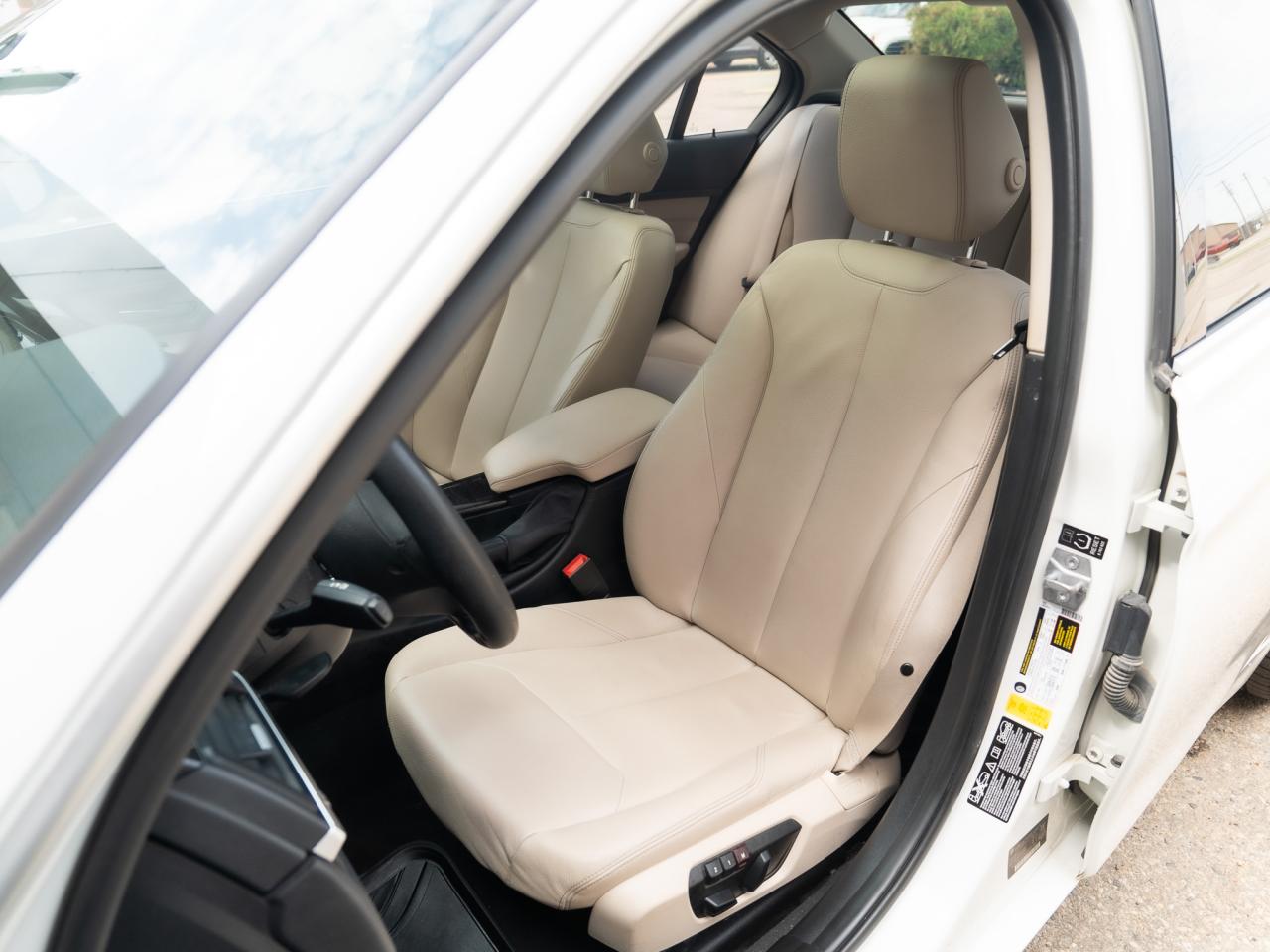 2014 BMW 3 Series 328i xDrive - Photo #17