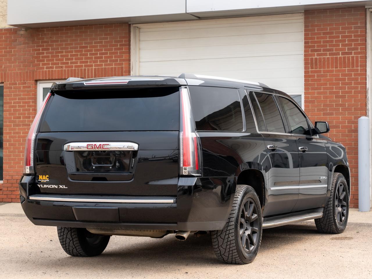 2016 GMC Yukon XL Denali - Photo #6