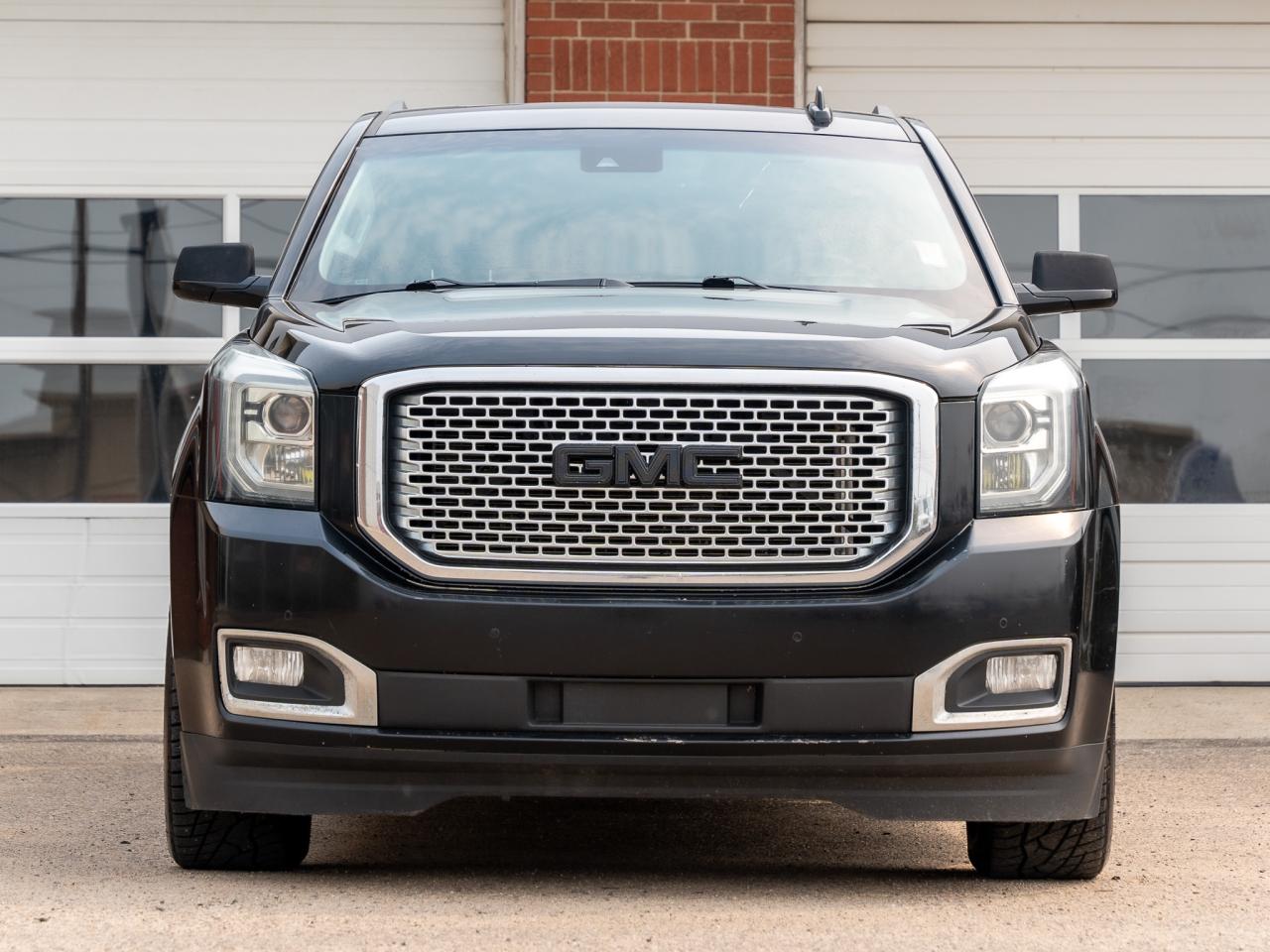 2016 GMC Yukon XL Denali - Photo #2