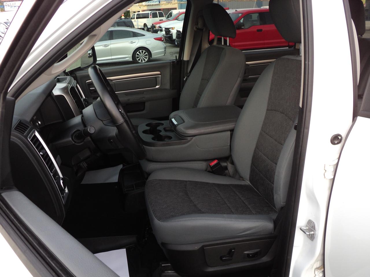 2019 RAM 1500 Classic SLT CrewCab 4x4 3.6L6cyl HeatedSeats 5'7"Box - Photo #11