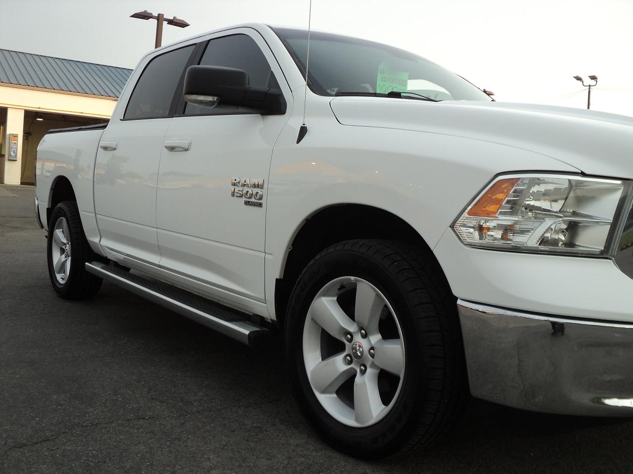 2019 RAM 1500 Classic SLT CrewCab 4x4 3.6L6cyl HeatedSeats 5'7"Box - Photo #19