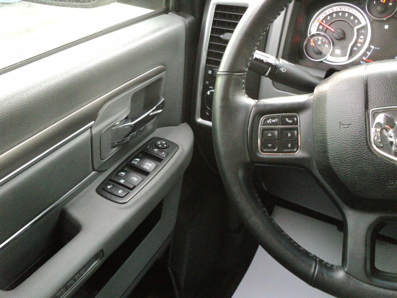 2019 RAM 1500 Classic SLT 4WD CrewCab 3.6L6cylGas 5'7"Box HeatedSeats Photo
